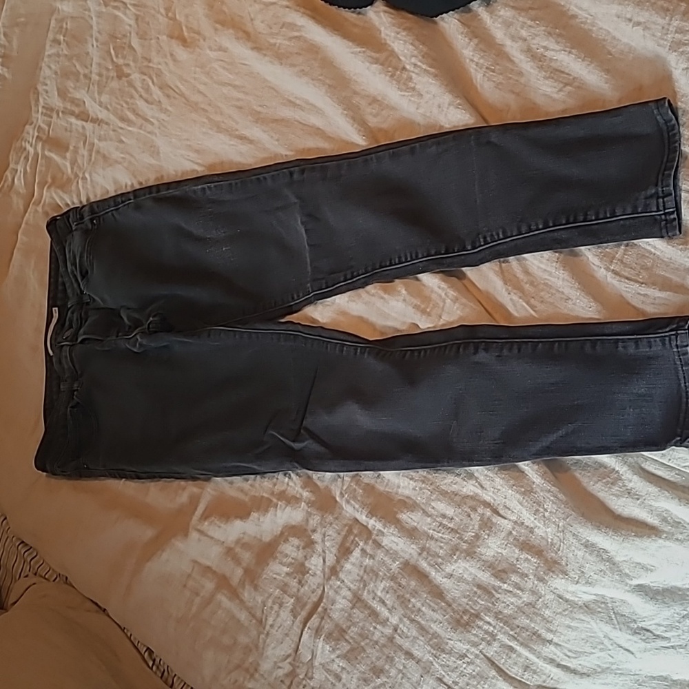 Levi's black skinny jeans. W26 L28